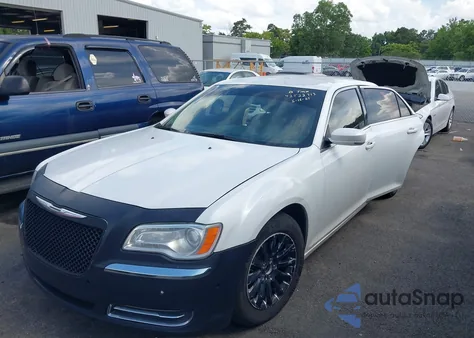 2013 Chrysler 300 Motown z USA, uszkodzony, nr VIN 2C3CCAAG9DH543990